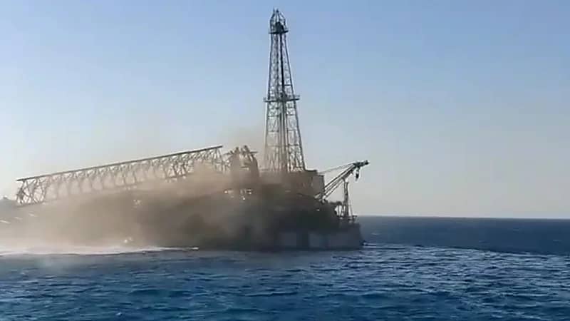 انهيار حفار ضخم في خليج السويس.. فيديو