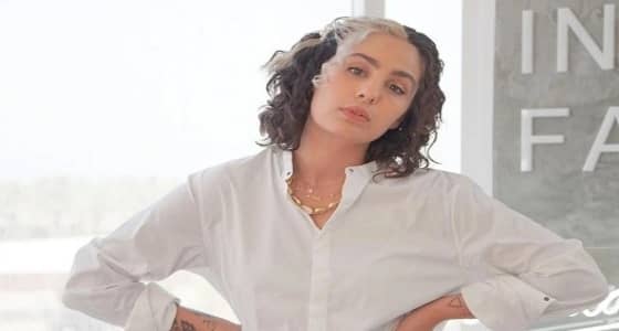 بالصور.. الفاشينيستا الكويتية آسيا تخلع الحجاب