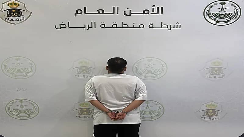 القبض على شخص لاعتدائه على آخر في محل تجاري بالرياض