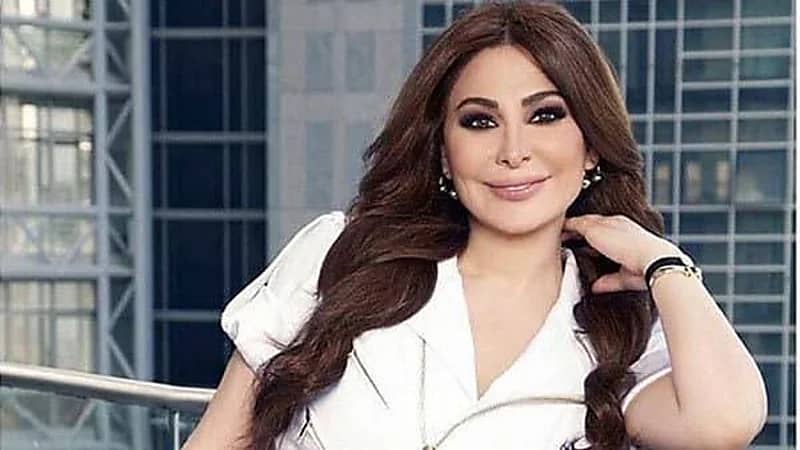 بالفيديو.. إليسا تكاد تسقط أثناء إحيائها إحدى الحفلات