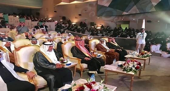 بالصور .. " العيسى " يرعى حفل جائزة التميز ويكرم الفائزين