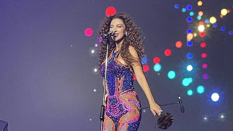 أغنية المونديال..فستان مكشوف يضع ميريام فارس في مرمى الانتقادات