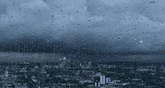 أمطار رعدية ورؤية غير جيدة على منطقتين