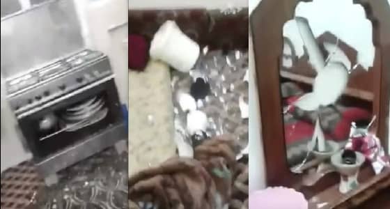 بالفيديو.. شاب يحطم أثاث منزل والدته في سعادة عارمة