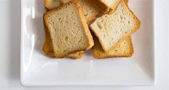 أطعمة تحولك لعجوز قبل الأوان .. بينها السكر واللحوم المصنعة