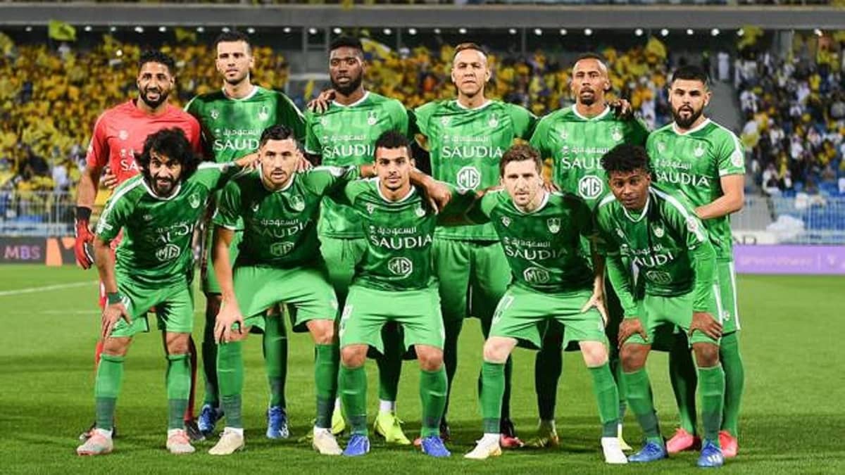 عسيري يقدم تقرير لرسم تعاقدات الأهلي القادمة