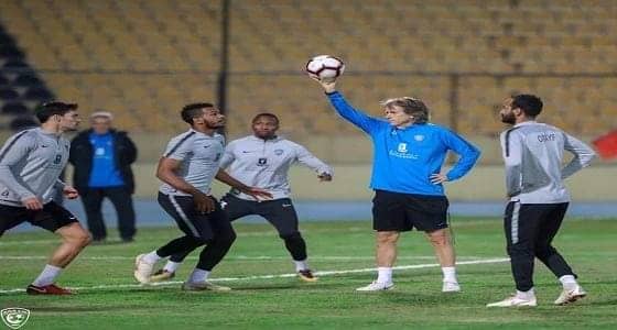 بالصور.. " الهلال " يختتم تحضيراته لـ " النفط العراقي "