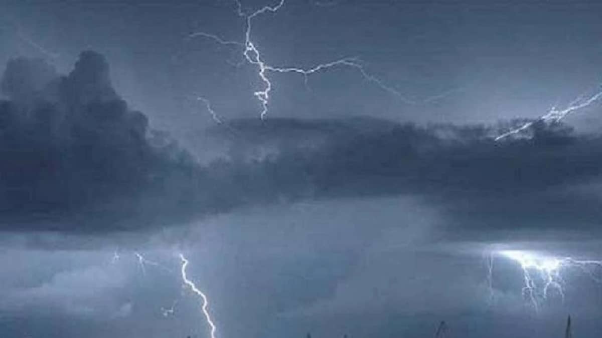 الأرصاد تُنبه من السحب الرعدية على الجوف