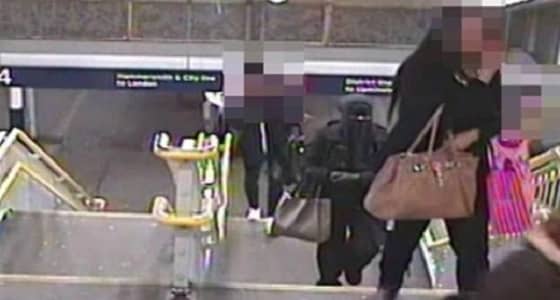 فتاة ترتدي نقاب لتشوه وجه صديقتها لغيرتها منها