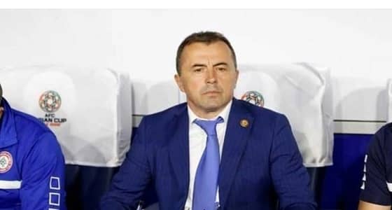 الاتحاد الآسيوي يغرم مدرب لبنان بسبب إساءته للتحكيم