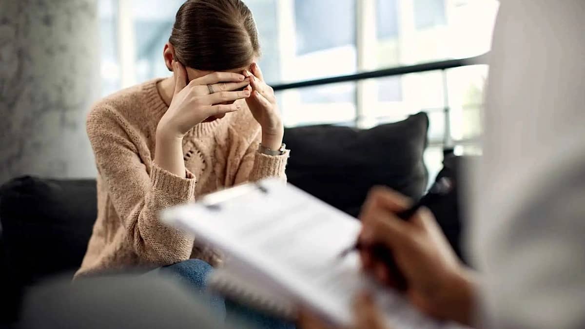 خبراء صحة يحذرون من التعب الموسمي ويؤكدون أهمية استراحة الغداء