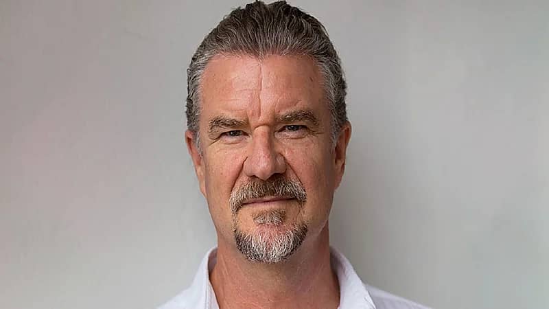 وفاة الممثل الأسترالي بيتر هاردي غرقًا