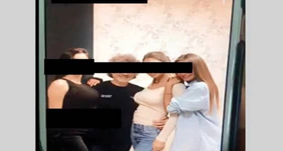 وقف طبيب تجميل لارتكابه سلوكيات مخلة بالآداب