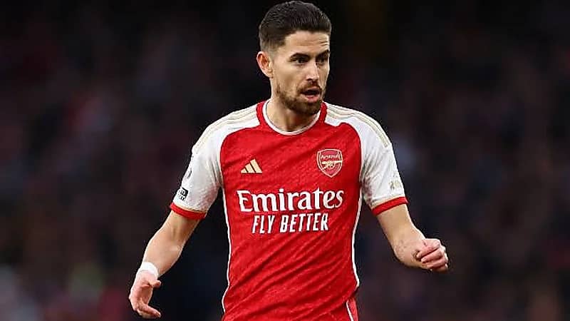 الكشف عن حقيقة مفاوضات نيوم مع نجم آرسنال .. فيديو