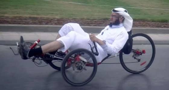 إيقاف خدمات أستاذ جامعي متهم بالتفحيط بالدراجة الهوائية