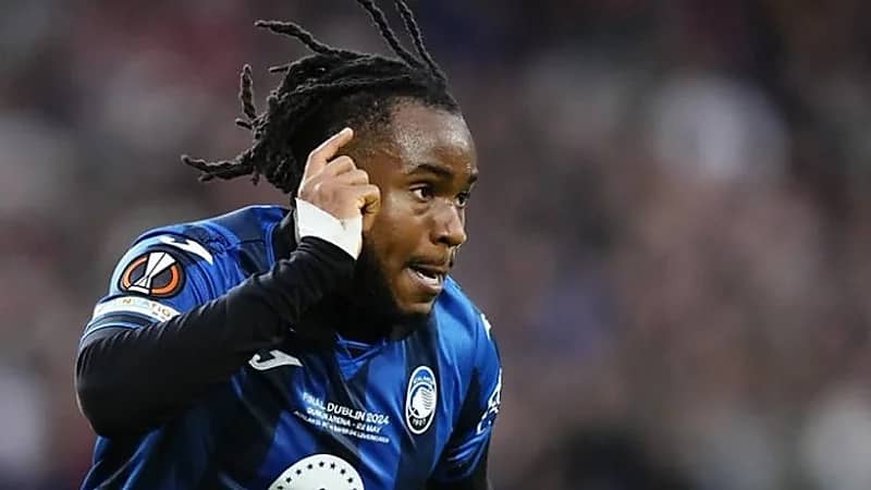 الأهلي يقترب من خطف صفقة برشلونة