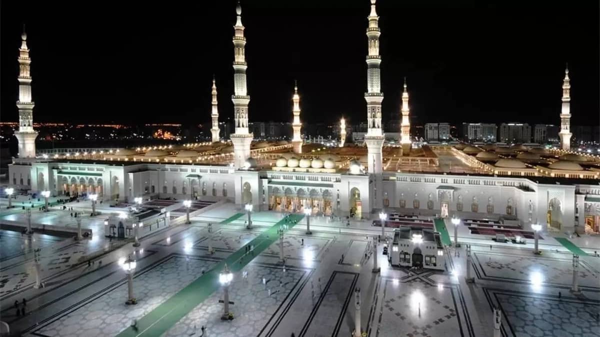 السماح بإقامة صلاة الجمعة والجماعة لجميع الفروض في مساجد المملكة