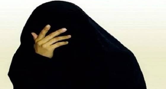 ردة فعل مواطنة مُعنف أبناءها على قرار عودتهم إلى عمهم