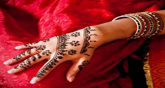 دخول سيدة المستشفى بسبب " رسمة حناء "