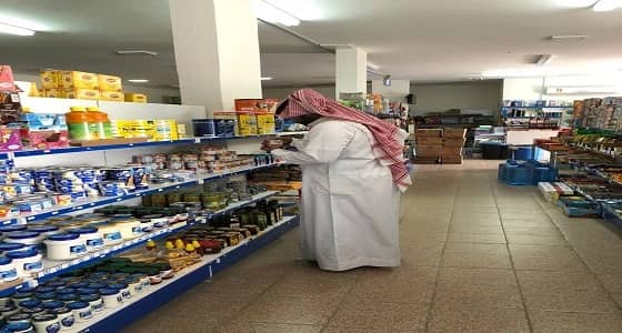 بالصور.. صحة البيئة تقوم بجولة في قرية أم خنصر