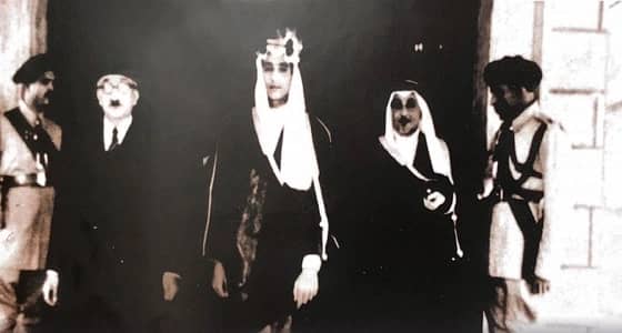 صورة نادرة لخادم الحرمين خلال زيارة رسمية إلى مصر