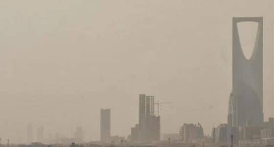 الدفاع المدني بالرياض ينبه عن رياح سطحية مثيرة للأتربة والغبار