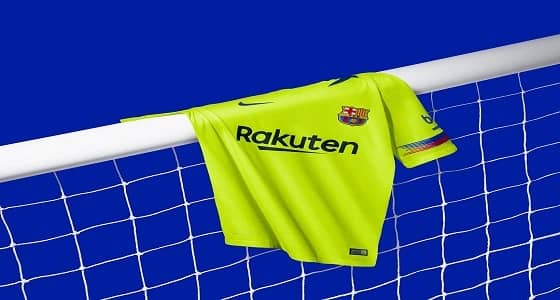 بالصور.. برشلونة يكشف عن قميصه الاحتياطي للموسم الجديد