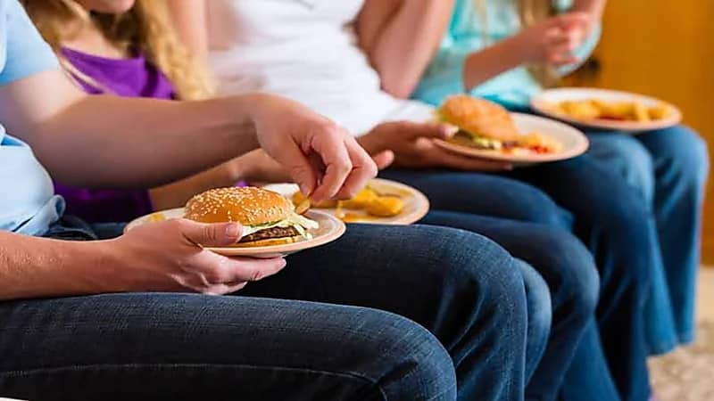 عادات سيئة أثناء الأكل