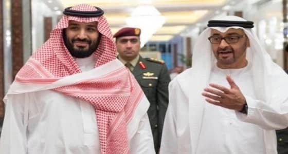 بالصور.. الأمير محمد بن سلمان مع ولي عهد أبوظبي يسيران متشابكا الأيدي