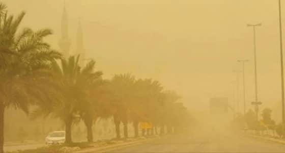 أتربة مثارة وانعدام الرؤية على الرياض