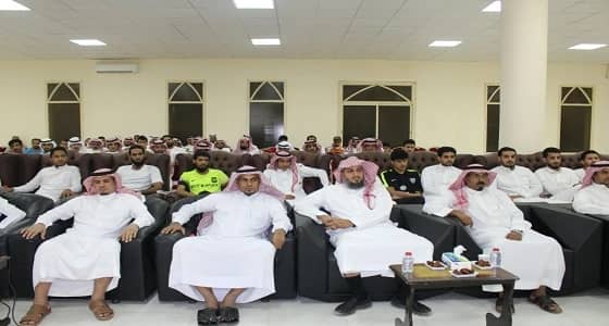 بالصور.. رابطة فرق أحياء المدينة لكرة القدم تعقد اجتماعها بالحناكية