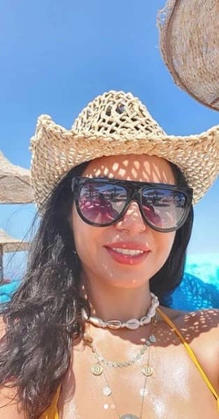 المثيرة نسرين أمين بـ " البكيني "