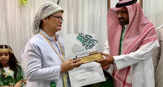 مستشفى الولادة والأطفال بتبوك يكرم ممرضة فلبينية أمضت 34 عاما في خدمة المرضى