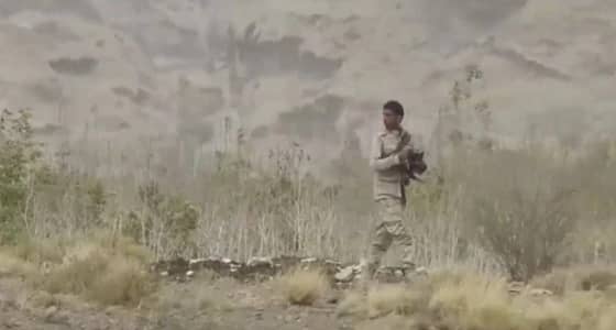 بالفيديو.. اللحظات الأخيرة لمصور صحفي يمني استشهد بلغم حوثي