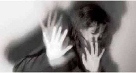 امرأة تخبر زوجها بأسماء عشاقها وتفر هاربة