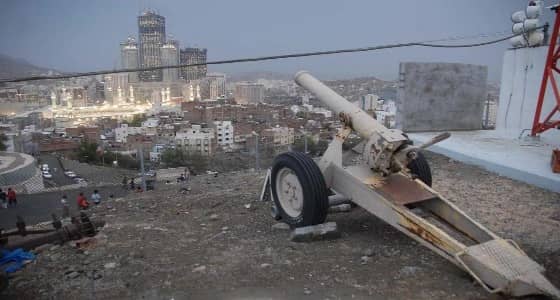 بالصور.. " جبل المدافع " .. أحد معالم مكة يكتسب شهرته من شهر رمضان