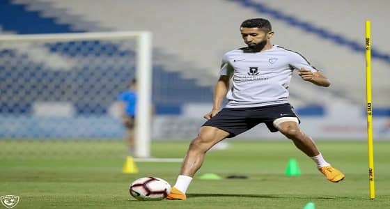 سلمان الفرج يغادر إلى مدينة ليون الفرنسية لإجراء فحوصات طبية