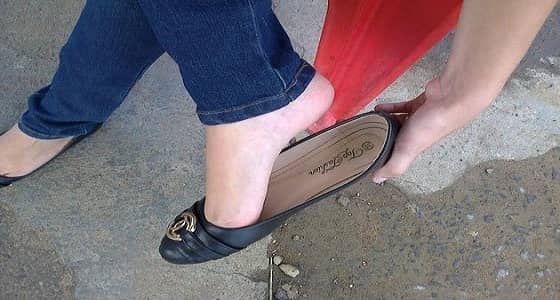 مُسن يلقى حتفه بعد اعتداء موظفة عليه بالضرب بحذائها!