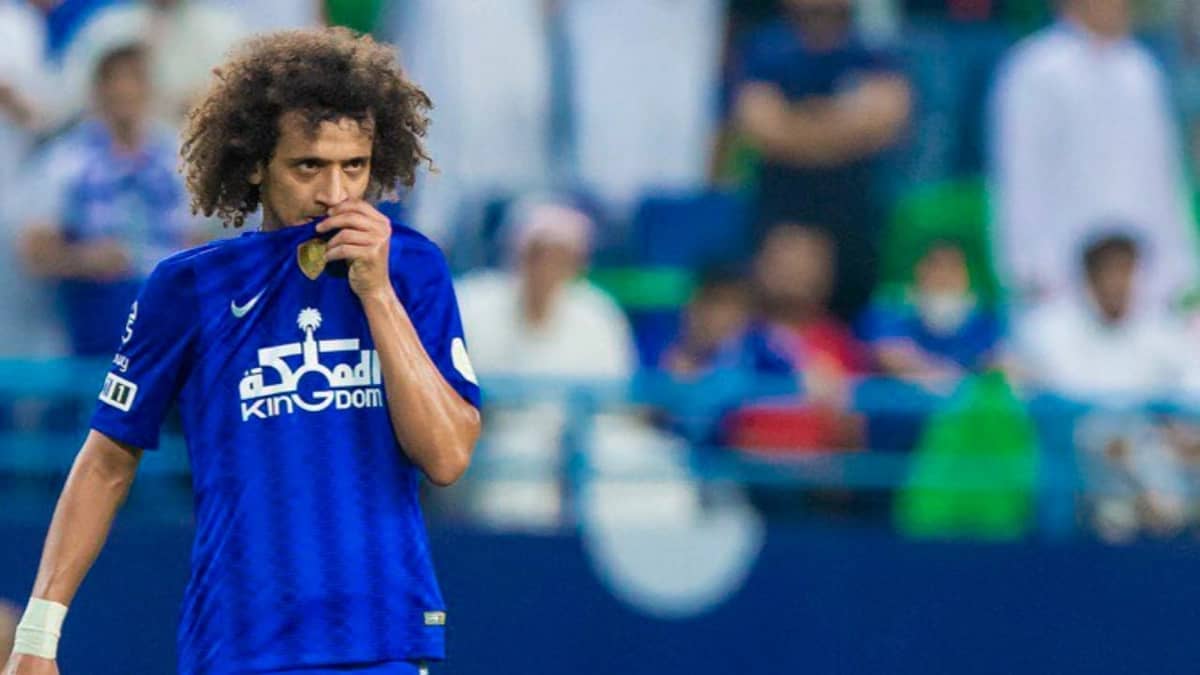 عموري يطوي صفحة الملاعب ويودع الهلال وجماهيره برسالة مؤثرة