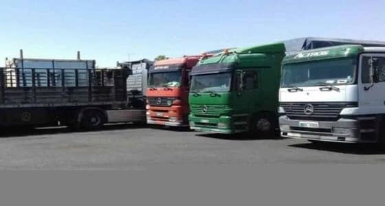 " النقل " تلزم الشاحنات بتركيب حواجز السلامة