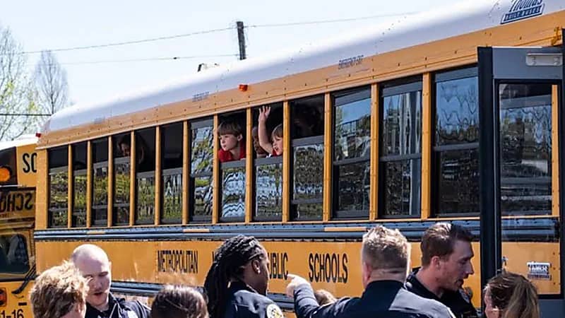 طالب يقتل زميلته داخل المدرسة ثم ينهي حياته