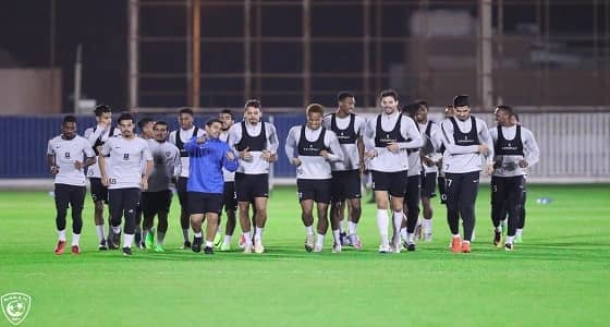 بالصور.. الهلال يستعد لـ " التعاون " بمناورة