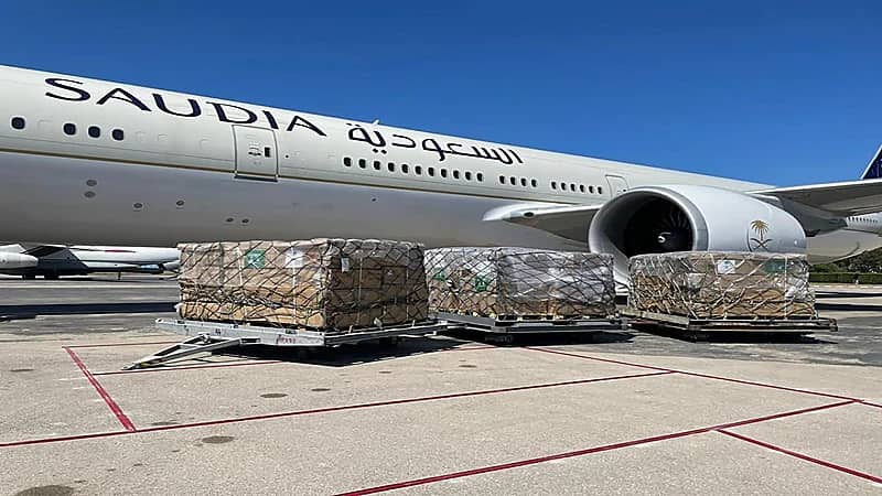 وصول دفعة جديدة من المساعدات السعودية الطبية إلى تونس