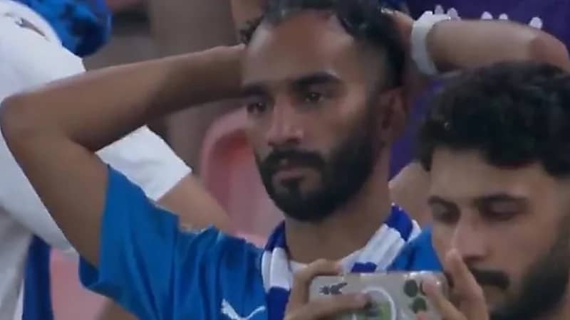 حسرة جماهير الهلال عقب الخروج من النخبة الآسيوية .. فيديو