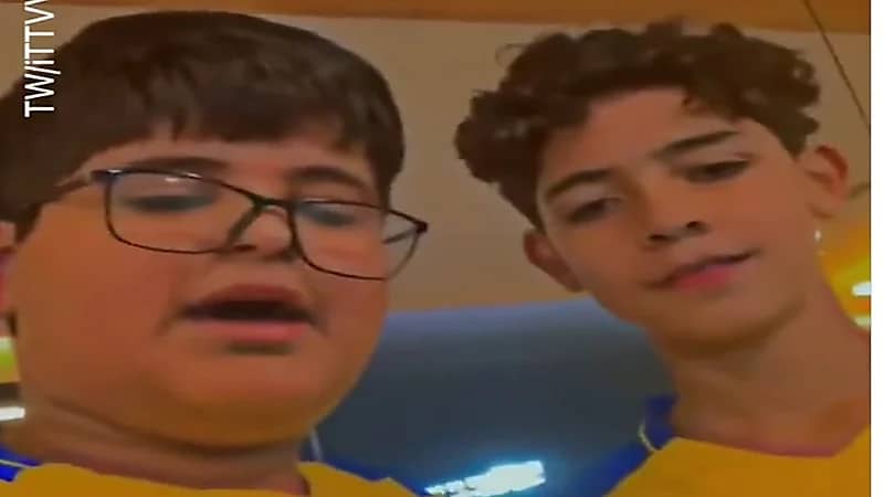 شاهد.. ابن رونالدو وصديقه السعودي يشعلان مواقع التواصل الاجتماعي