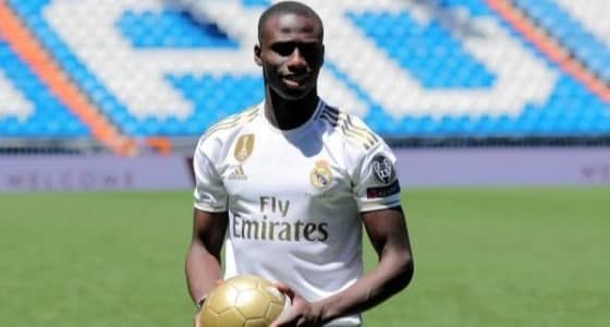 إصابة لاعب ريال مدريد الجديد بتمزق عضلي