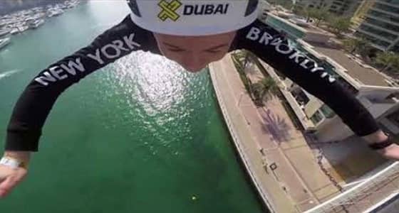 بالفيديو.. " إكس لاين " بدبي يتيح للمتزحلقين خوض تجربة " سوبر مان "