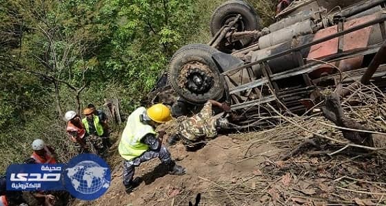 مصرع 14 وإصابة 22 آخرين جراء سقوط شاحنة فى المياه شمالي الهند