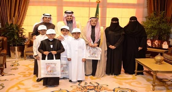 بالصور.. فيصل بن خالد يدشن برنامج " بيئة عسير نحو القمة تسير "