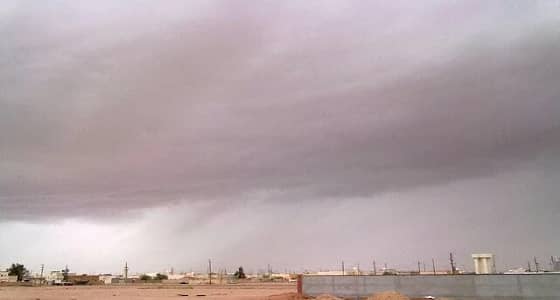 توقعات بأمطار غزيرة ومطالبات بتعليق الدراسة في حفر الباطن